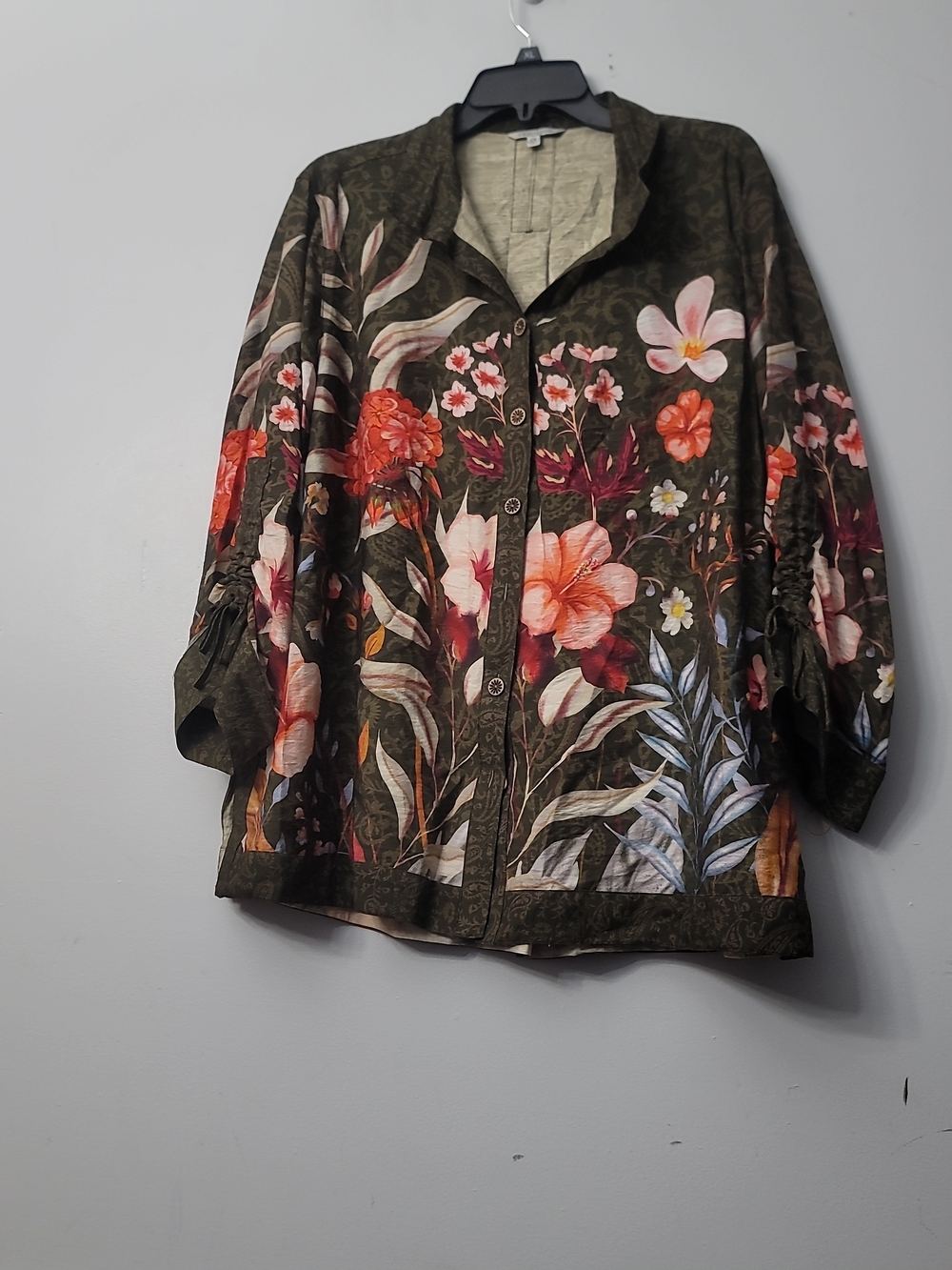 John Mark Floral Print Wire Collar 3/4 Cinched Tie Sleeve Button Front Shirt